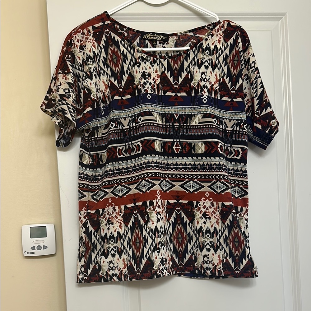 Absolutely Famous Geometric Print Short Sleeve Top - Red, Black, White